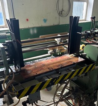 Uniwersalny podajnik elementów do maszyny z magazynkiem - 3