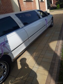 Limuzyna do ślubu Lincoln Town car - 3