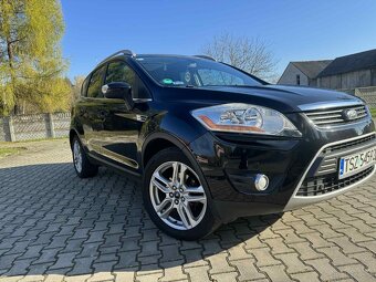 Ford Kuga . - 3