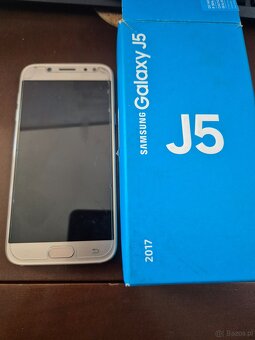 Sprzedam telefon komórkowy Samsung Galaxy J5 srebrny - 3
