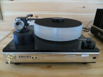 McIntosh MT10-6 Turntable ( Price : 3000 EUR ) - 3