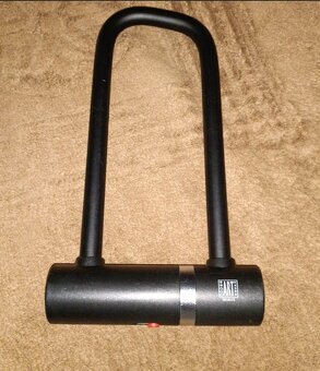 Zapinanie do hulajnogi elektrycznej,rowera itp. - 3