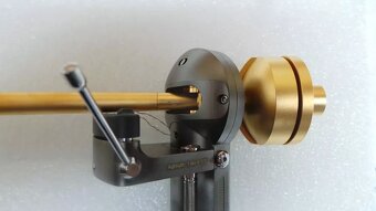THALES Statement gold tonearm ( Price: 5000 EUR ) - 3