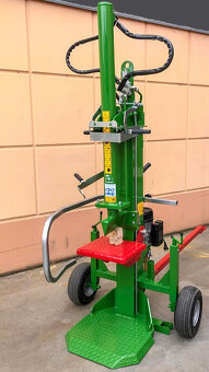 Sprzedam pionową łuparkę do drewna typu Derky. - 3