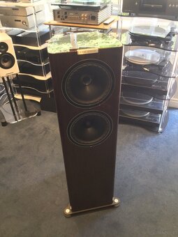 Fyne Audio F702 Gloss Walnut - (Price: 1800 EUR) - 3