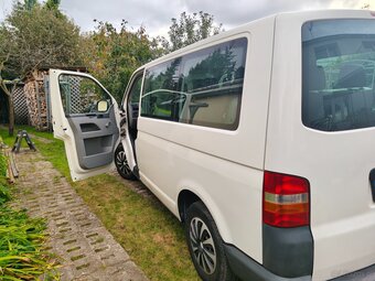 VW T5 kombi 9 osób - 3