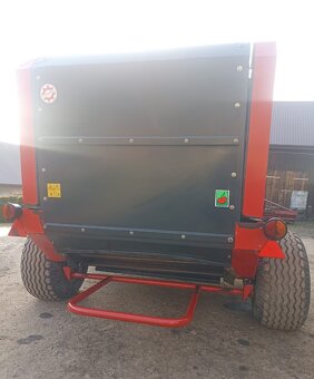 Prasa rolująca walcowo-łańcuchowa Unia Famarol DF120 1,8V - 3