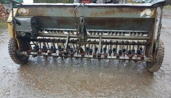 Siewnik zbożowy Poznaniak na plastikowych lejkach - 3