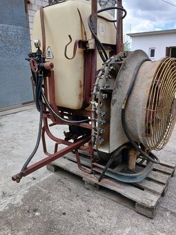 Sprzedam ciągnik T25, Rozdrabniacz gałęzi, Opryskiwacze - 3