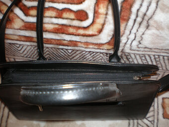 Sprzedam torebkę w kolorze czarnym - 3