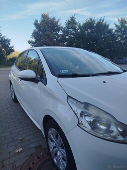 Peugeot 208 - 3