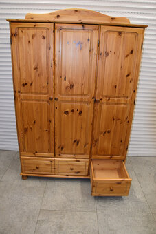 szafa z drewna sosnowego - jak nowa - 3