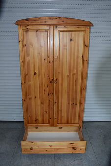 szafa z drewna sosnowego - jak nowa - 3