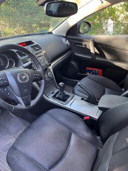 Sprzedam MAZDA sedan 2010 rok - 3