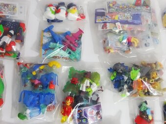 Kolekcja figurek-zabawek z automatów, zestawów promocyjnych - 3