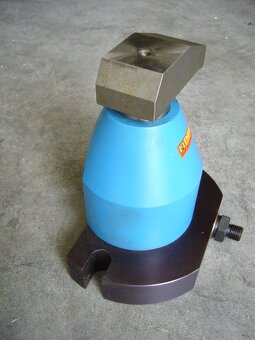 Hydrauliczny zacisk obrotowy Huo 52 U - 3