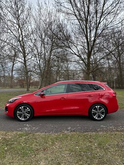 Kia Ceed Combi SW 1.6 CRDI 100Kw GT- LINE - 3