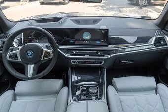 2025 BMW X5 50e xDrive M SPORT Hybrid - 3