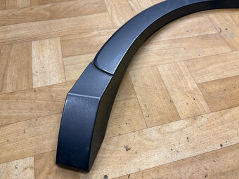 Listwa błotnika tylna lewa AUDI Q3 8U0853817 LX7R - 3