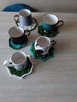 Szydełkowe podstawki pod kubek rozeta - 3