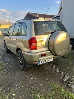 Toyota RAV4 2.0 VVT-i 4x4 110 KM – napęd 4x4 benzyna, manual - 3