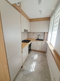 2 pokojowe mieszkanie, parter, po remoncie, os. Kaliniec - 3