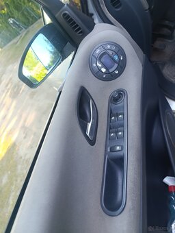 Sprzedam 7osobowe auto - 3