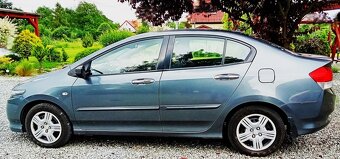 Honda CITY sedan 2009 rok - 3