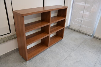 regał z półkami w dobrym stanie - 3
