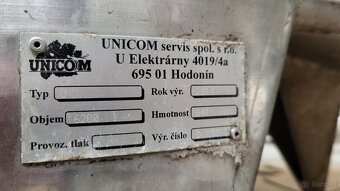 Winiarki ze stali nierdzewnej UNICOM o pojemności 6 200 l - 3