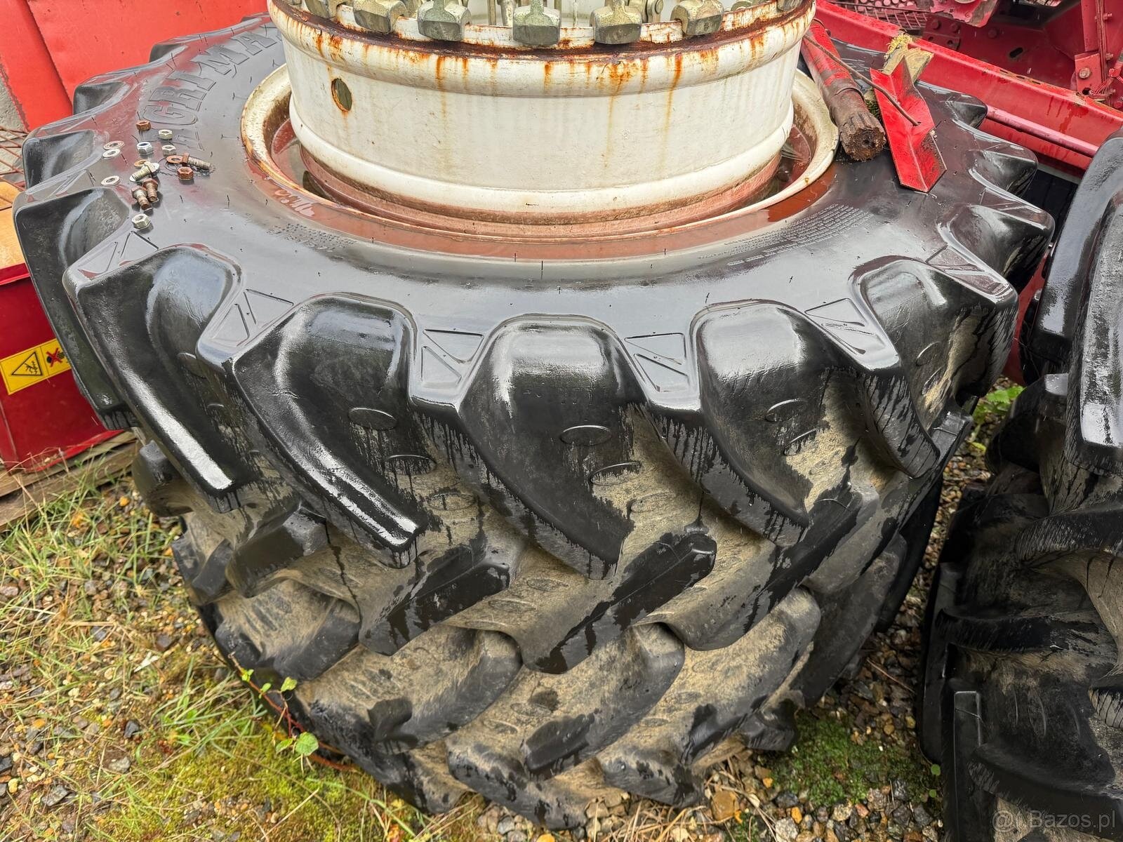 Koła Bliźniacze do Ciągnika New Holland T8 kompletne z klamr - 4