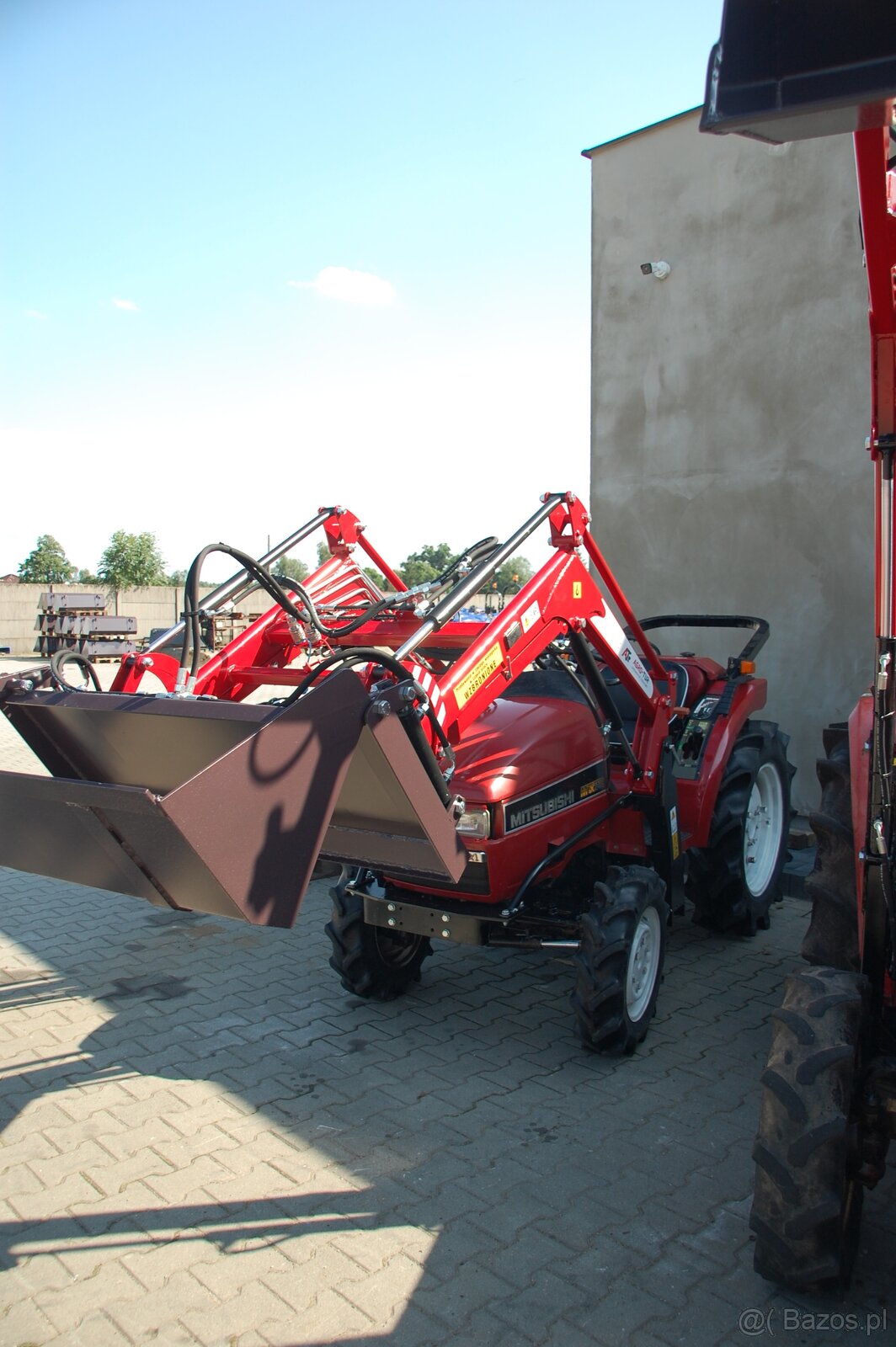 Nowy Ładowacz TUR z Samopoziomowaniem do Traktorów Mitsubish - 4