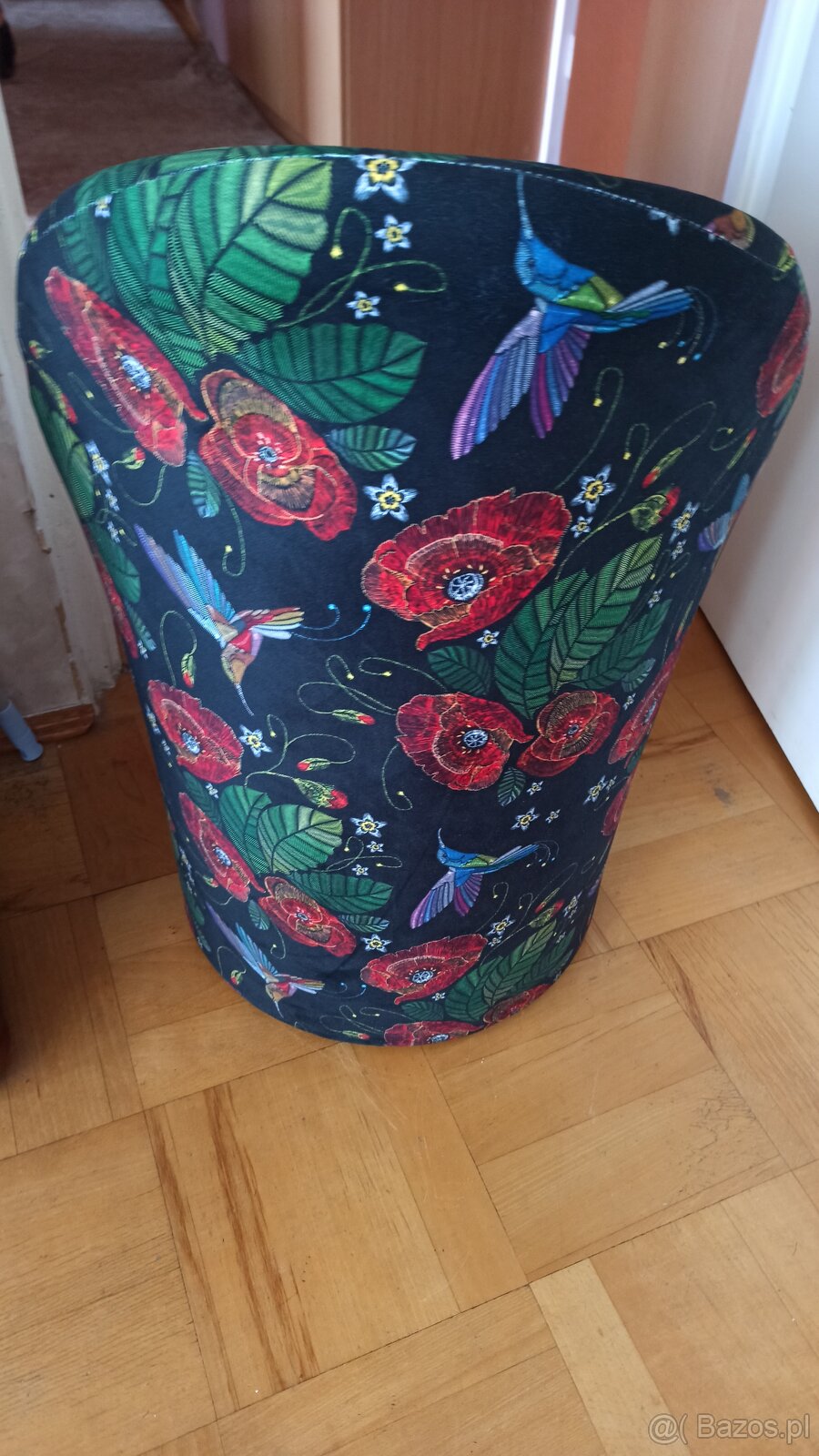 Fotel z pojemnikiem pod siedziskiem - 4