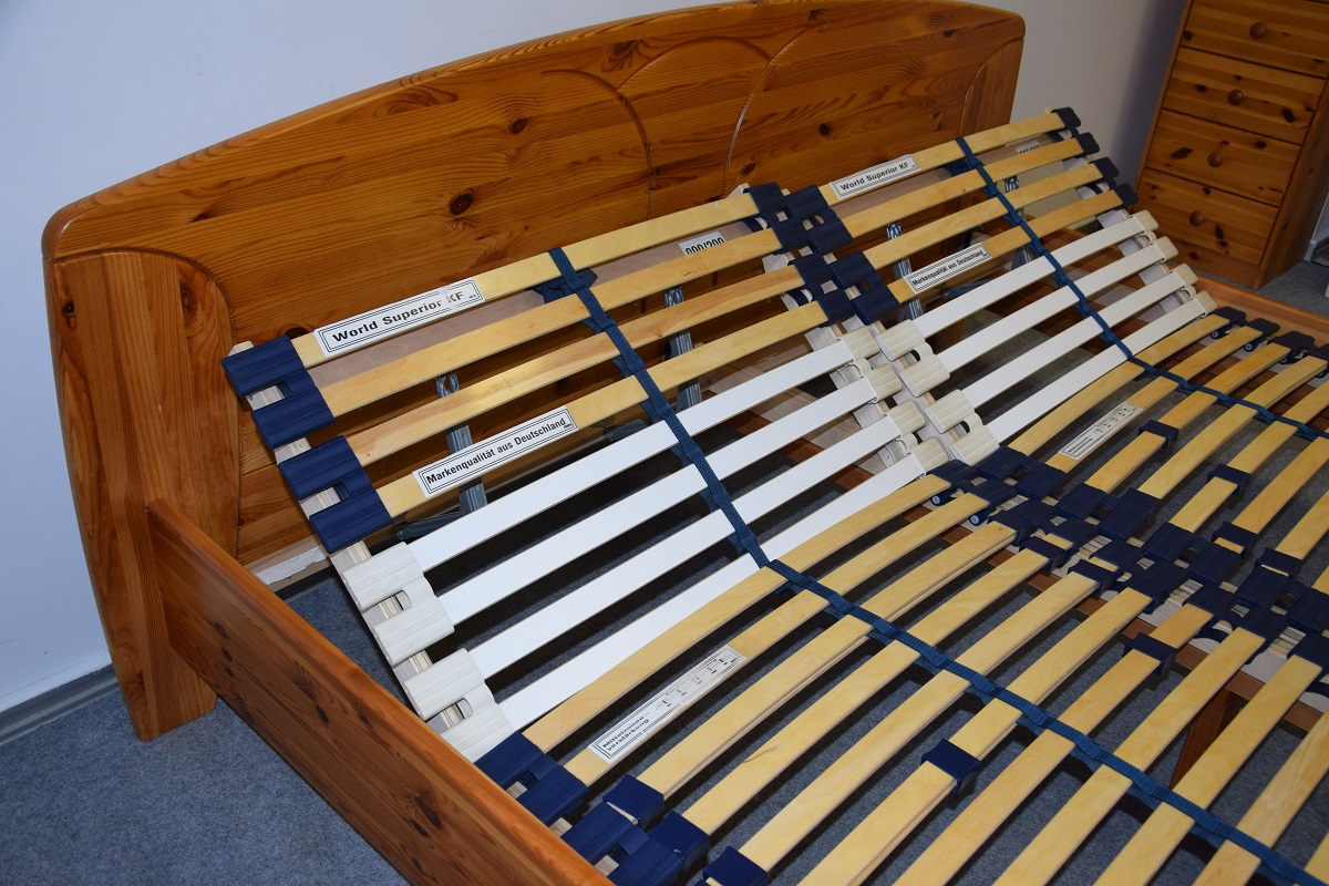 łóżko z materacami z drewna sosnowego - komplet jak nowy - 4