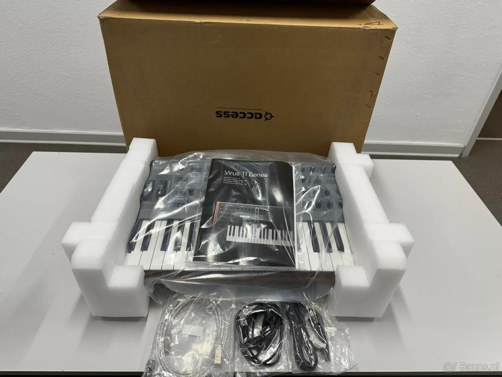 Klawiatura ACCESS Virus TI2 Dark Star w limitowanej edycji - 4