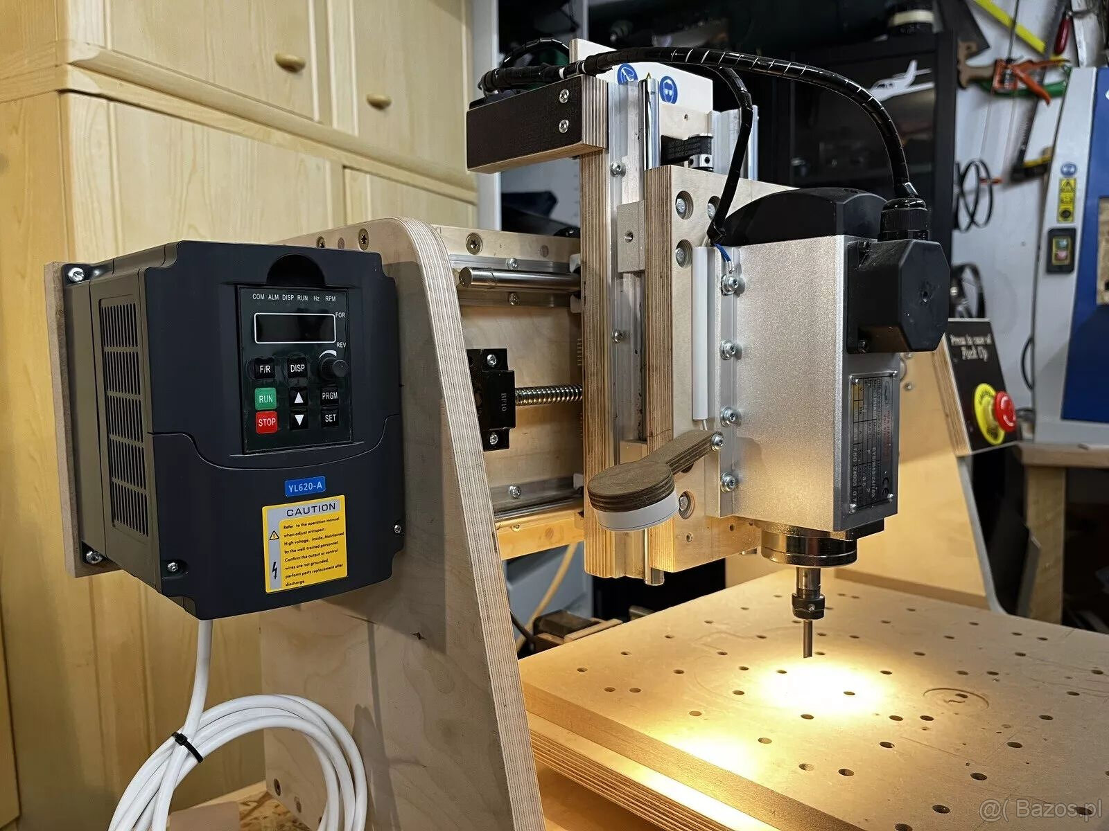 Frezarka CNC Oryginalna od LifeLatitudes (YouTube) 3 osie z - 4