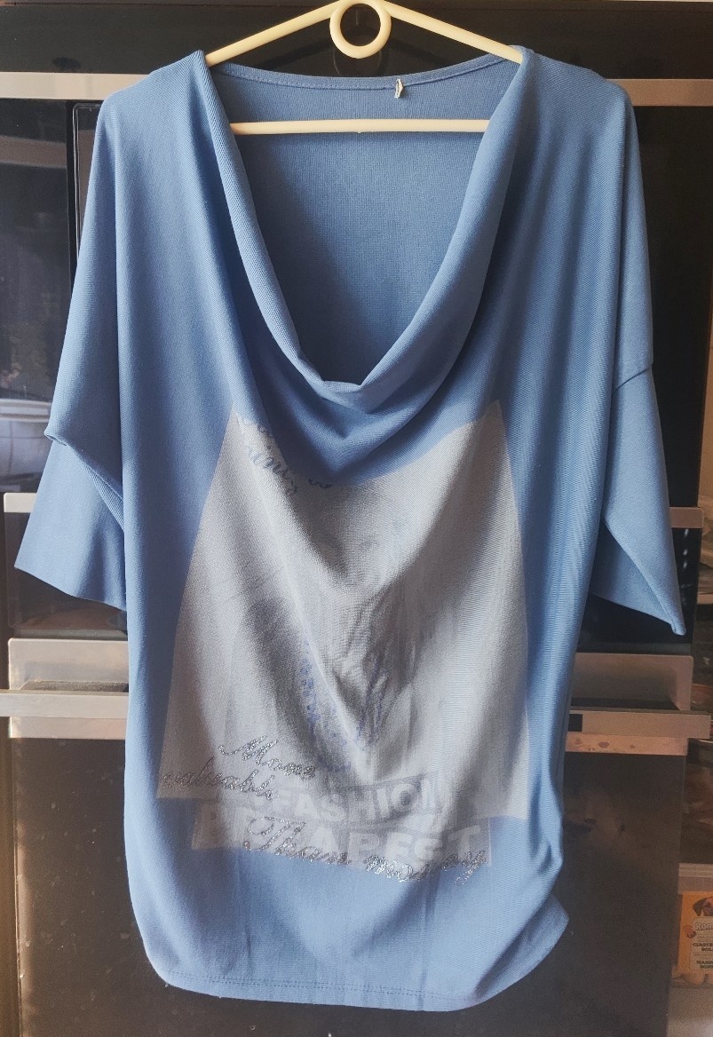 Bluzka niebieska ze zdjęciem 3/4 rękawa - 4