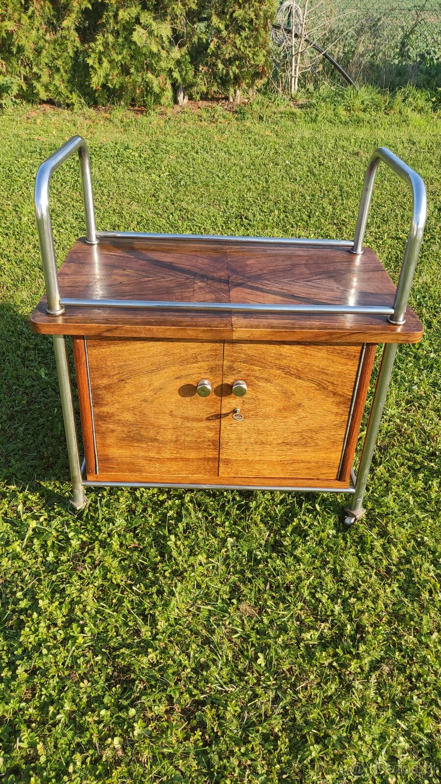 Chromový funkcionalistický servírovací stolek - 4