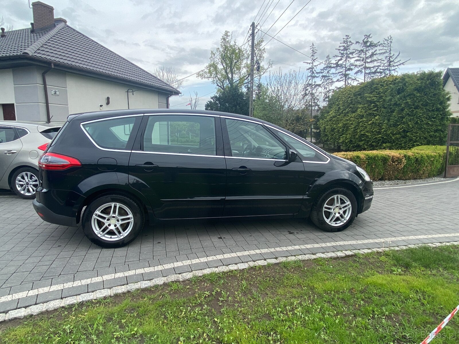 7 osobowy Titanium Tempomat 2.0 benzyna 145 koni - 4