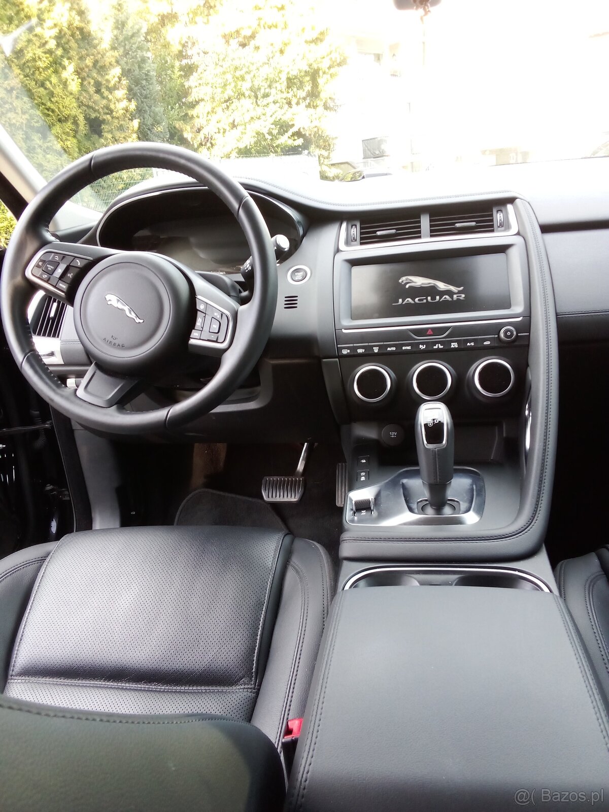 Sprzedam Jaguar e-Pace - 4