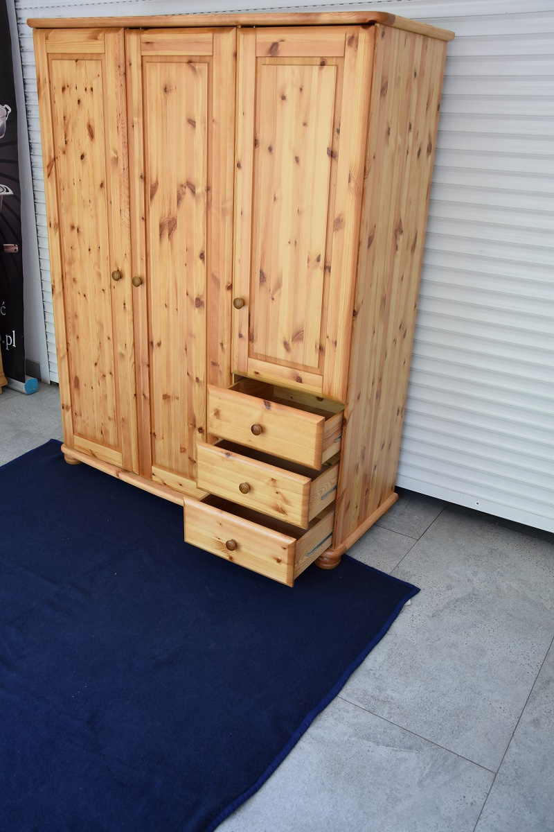szafa z drewna sosnowego - jak nowa - 4