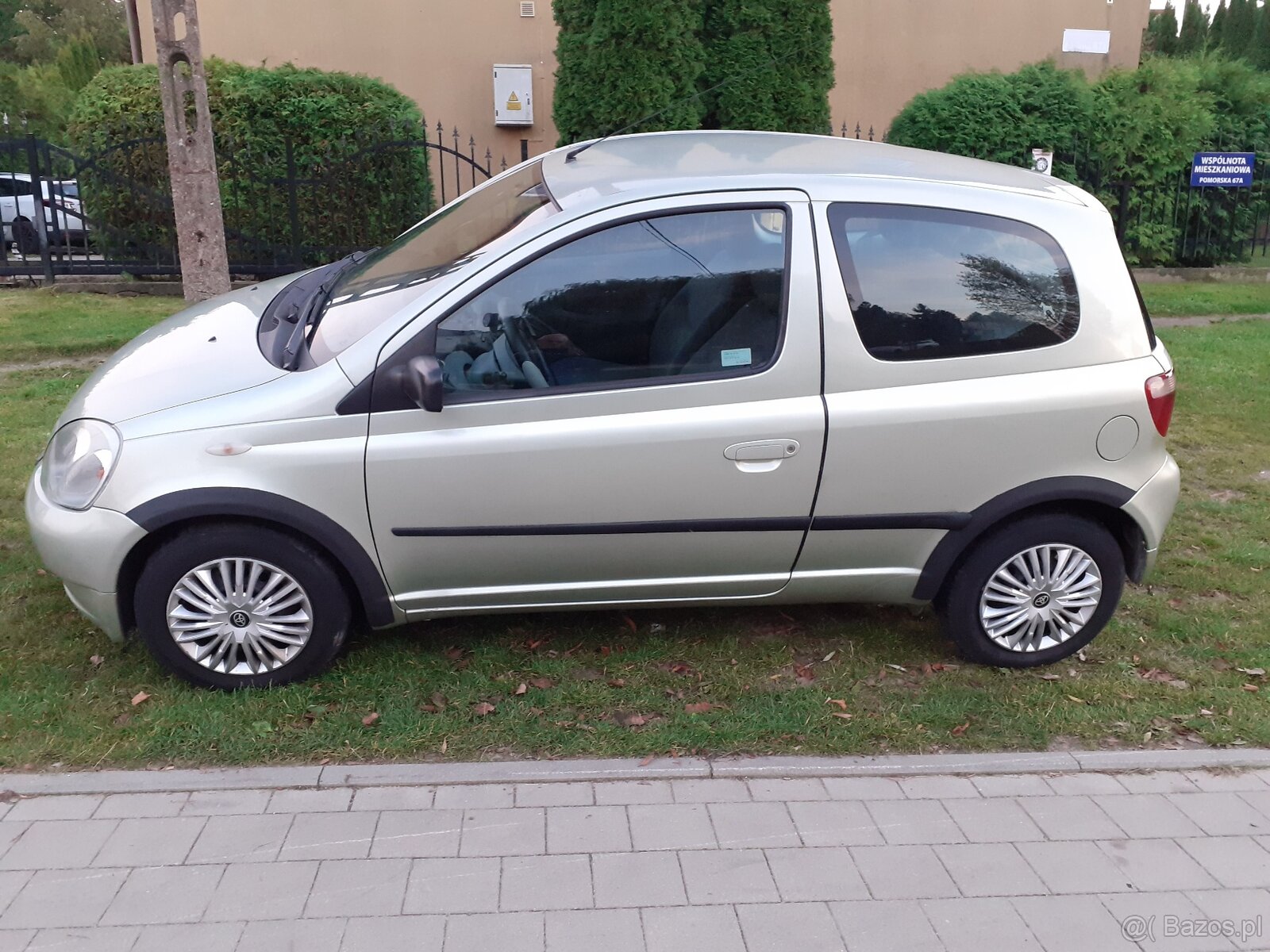 Toyota Yaris 1 - 4