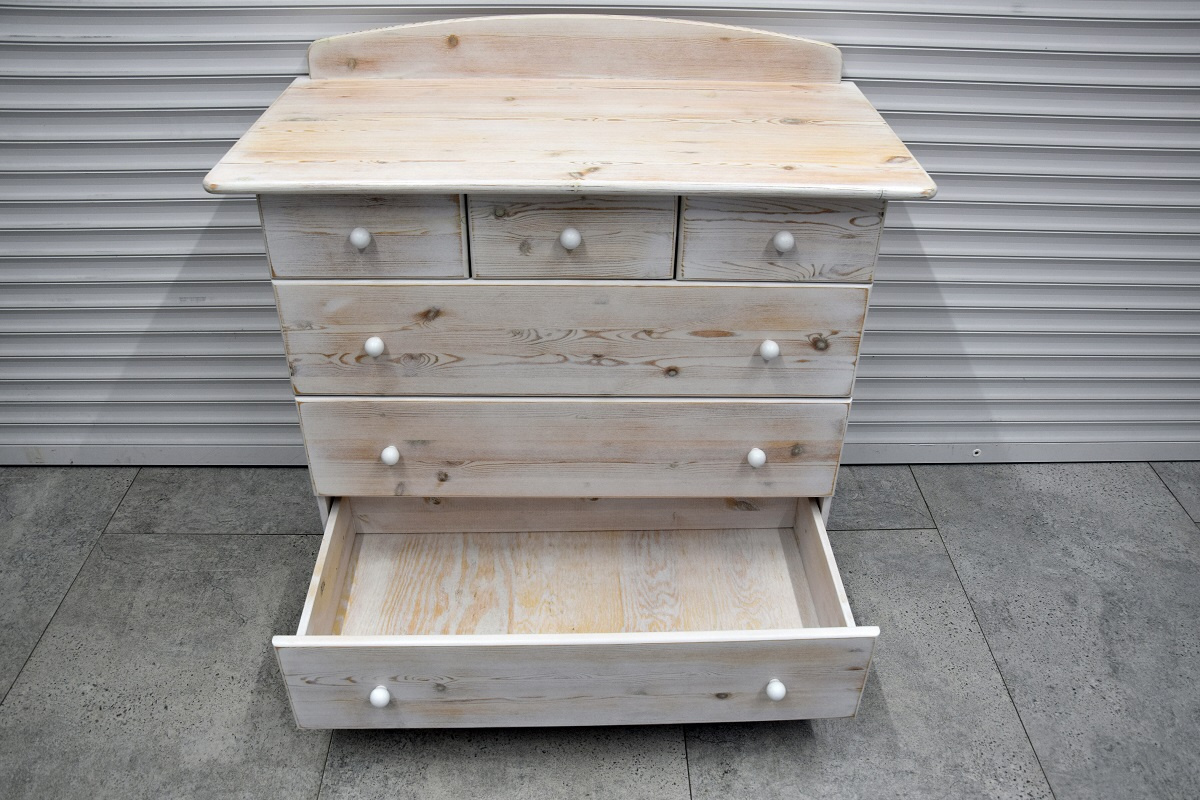 komoda z drewna sosnowego - jak nowa - 4