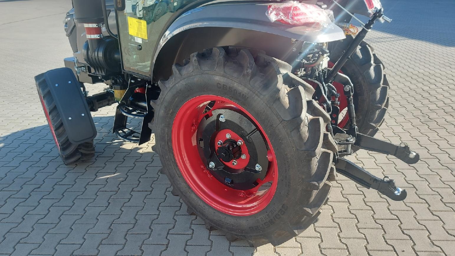 Ciągnik JINING AW504 z tablicą rejestracyjną stanu - 4