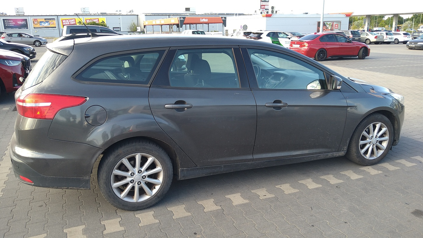 ford focus 1.6 benzyna 2016r kombi - 4