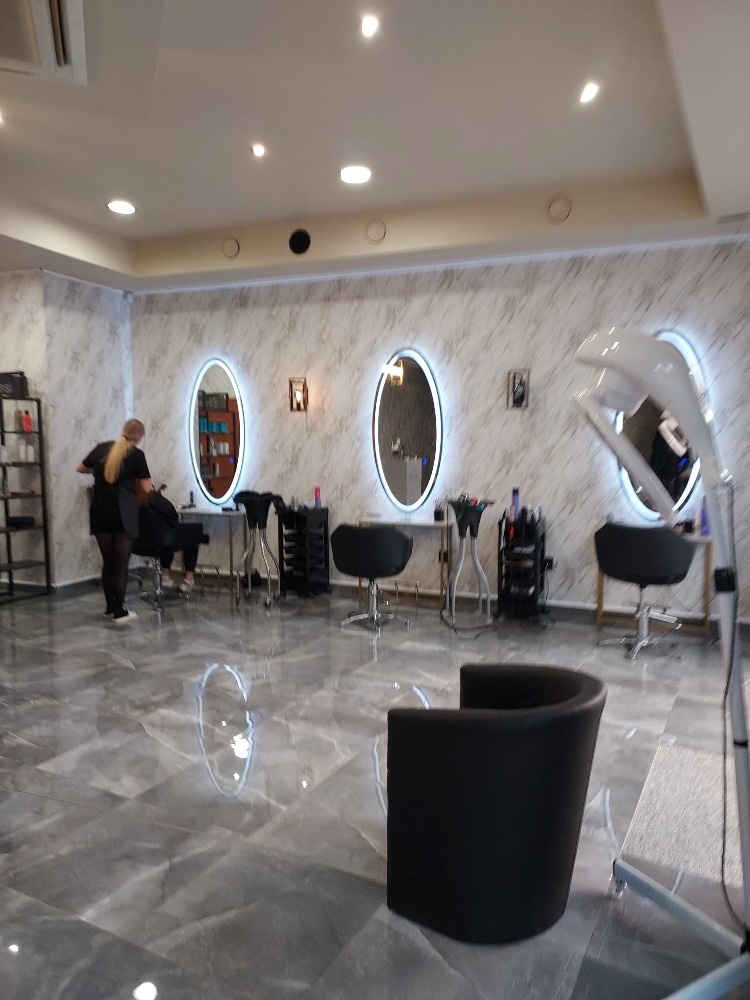 Do wynajęcia lokal usługowy – salon fryzjerski / barber - 4