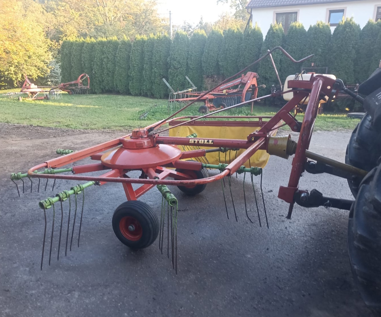 Zgrabiarka karuzelowa Stoll R 281 - 4