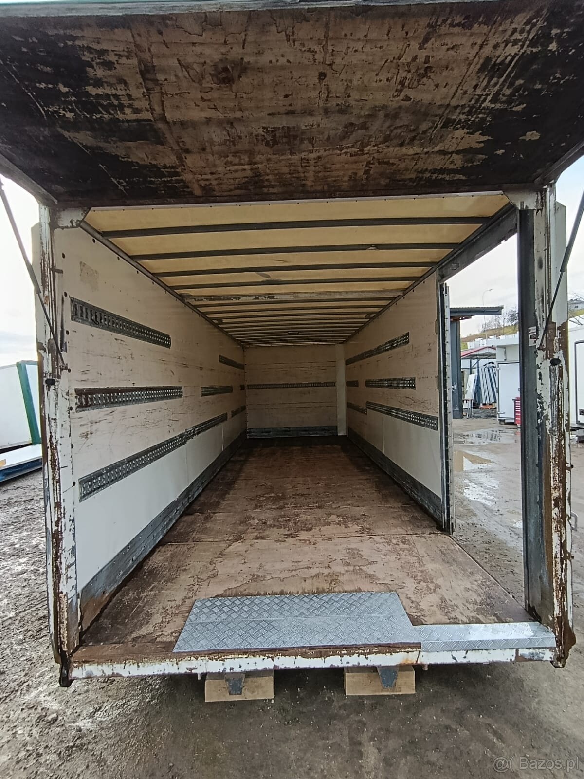 Zabudowa samochodowa / kontener Magazynowy / Magazyn / K200 - 4