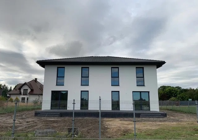 Nowoczesny dom w zabudowie bliźniaczej – osiedle Chmielnik - 4