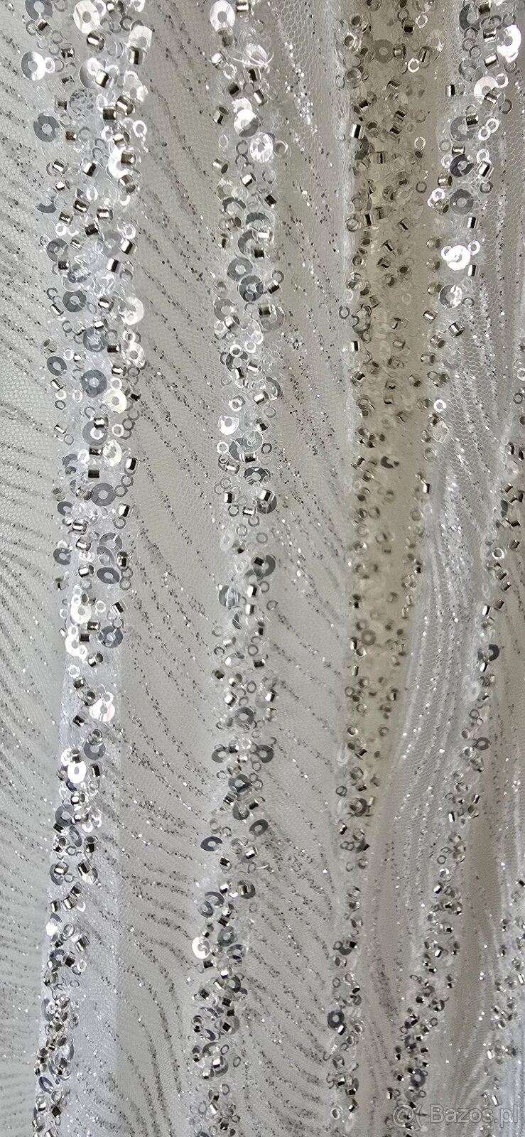 Suknia ślubna z cekinami - 4